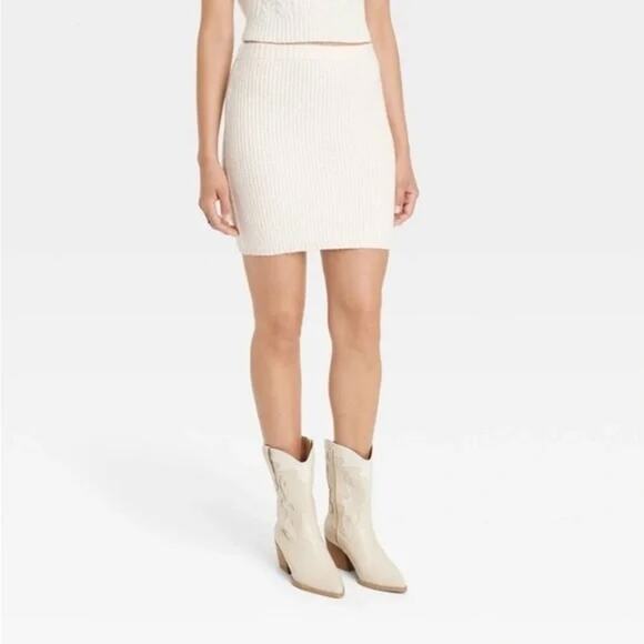 Universal Thread Mini Sweater Skirt Cream Pull On Cotton Blend Womens XS - Picture 6 of 7